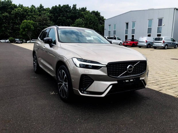 Volvo XC60 2.0 [T6] Plus Dark AWD Geartronic Az...